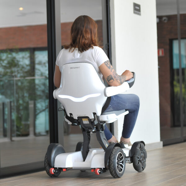Cadeira Motorizada Dobrável até 120 Kg Assento 42 cm Spacemed Dellamed - Image 10